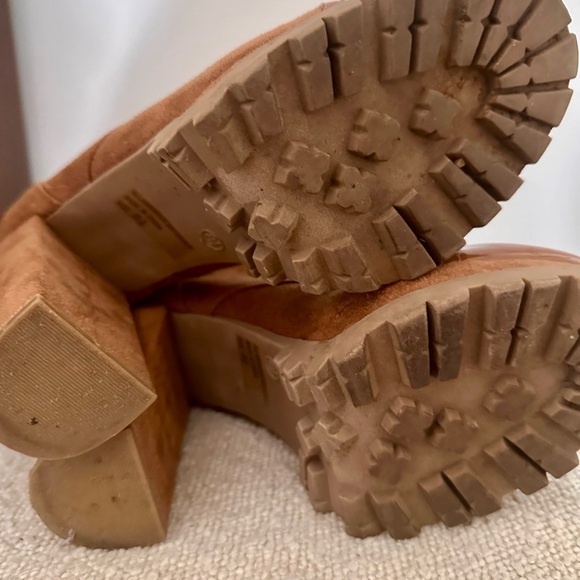 Fashion Nova Tan Heeled Lace-Up Combat Boots US  8.5 - Picture 7 of 8